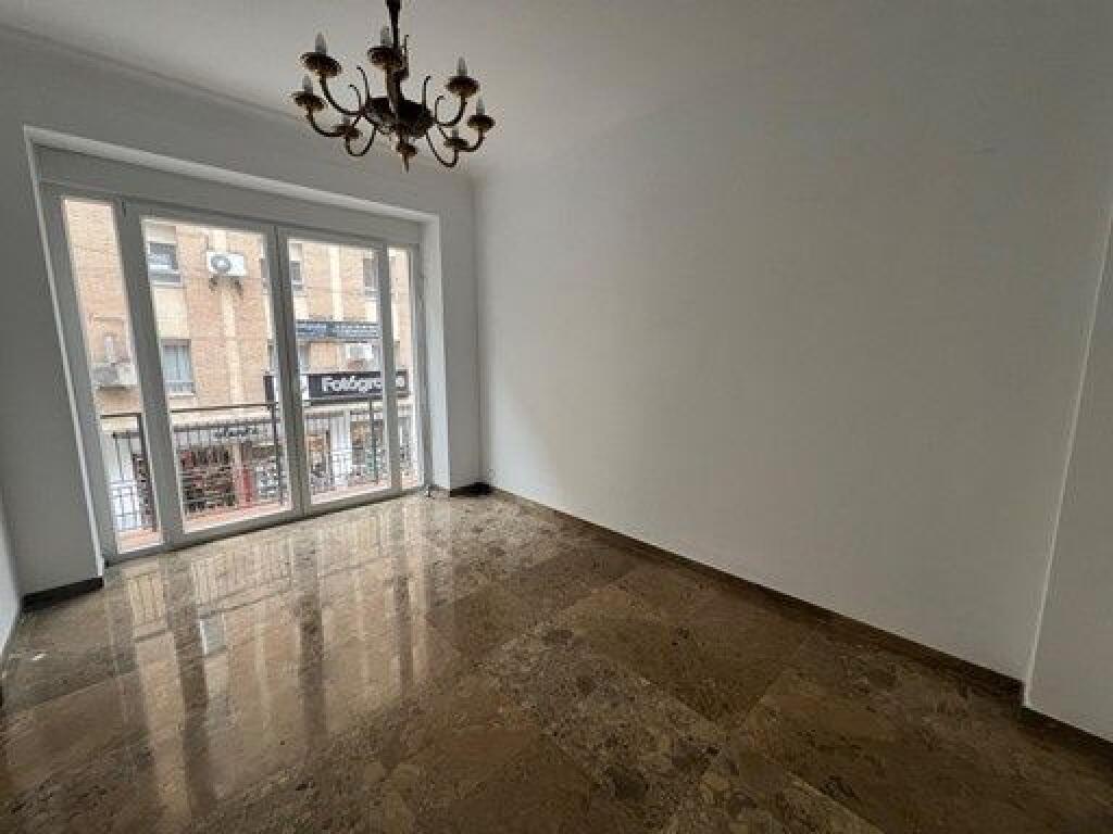 Zyre Me Qera 2+1 Tek Mine Peza (ID BZ2725) Tirane