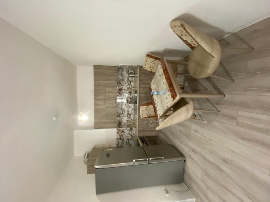 1+1, furnished, train station, building from recent years, price 600 euro