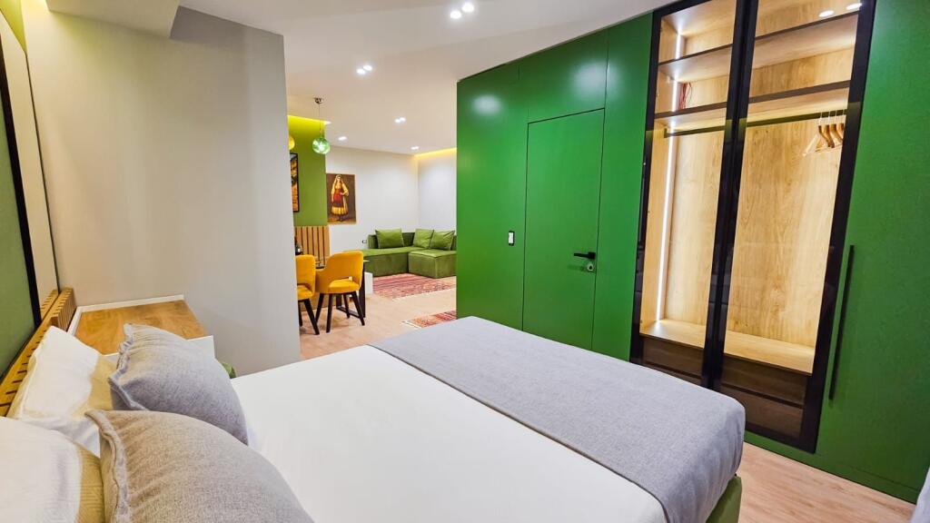 2 studi con vista mare in vendita a Vlore