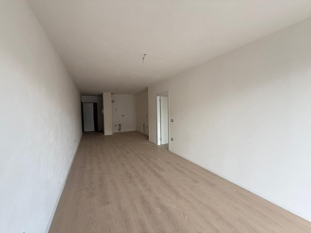 Shitet Apartament 1+1 ,Tek Kompleksi Turdiu