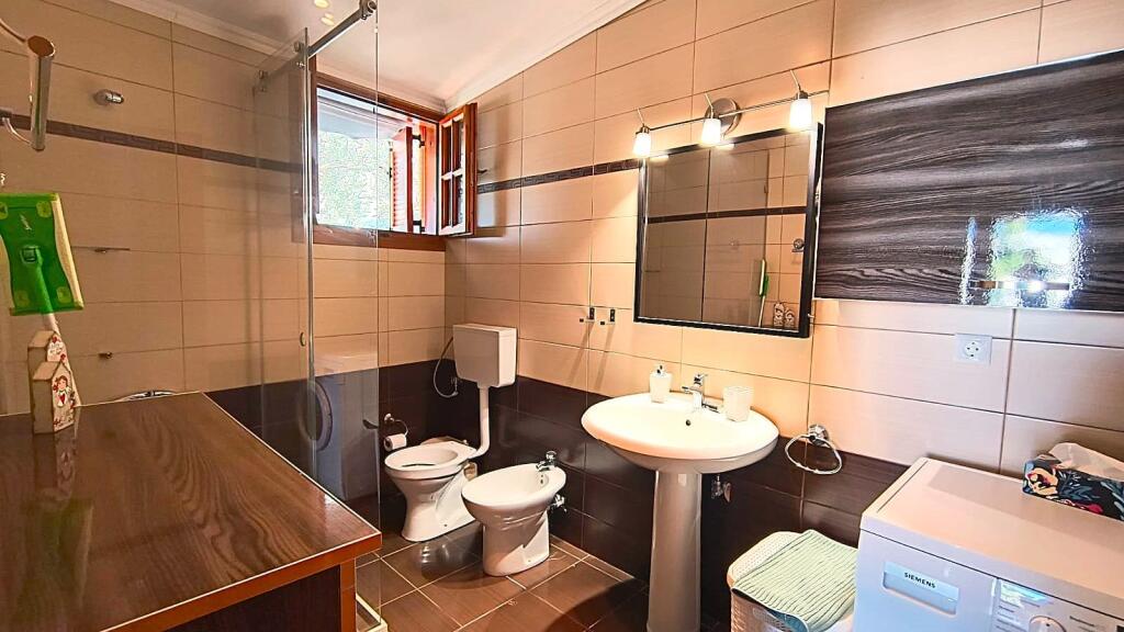 Apartament komod 1+1 dhe KOPSHT, vetëm pak hapa larg detit dhe një shëtitje të shkurtër nga qendra e qytetit