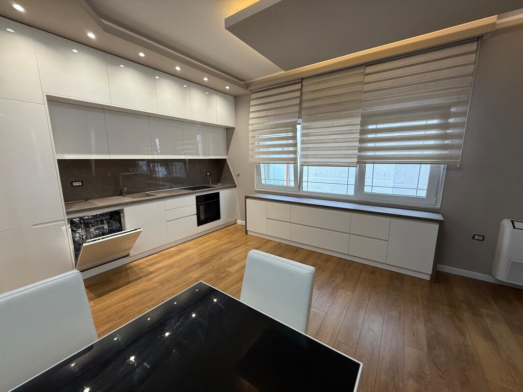 Apartament kat vile 4+1 për Qira