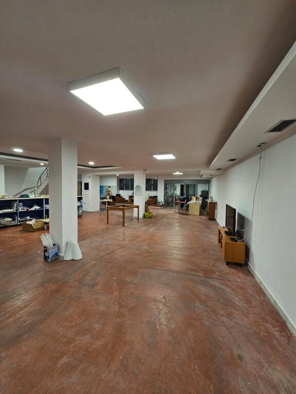 Magazine 450 m2, Jordan Misja!