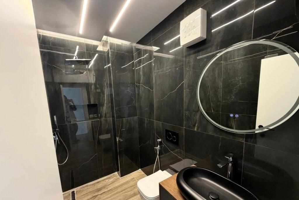 Apartament Modern 2+1+2 me Qira në Zonën e Hoxha Tahsim