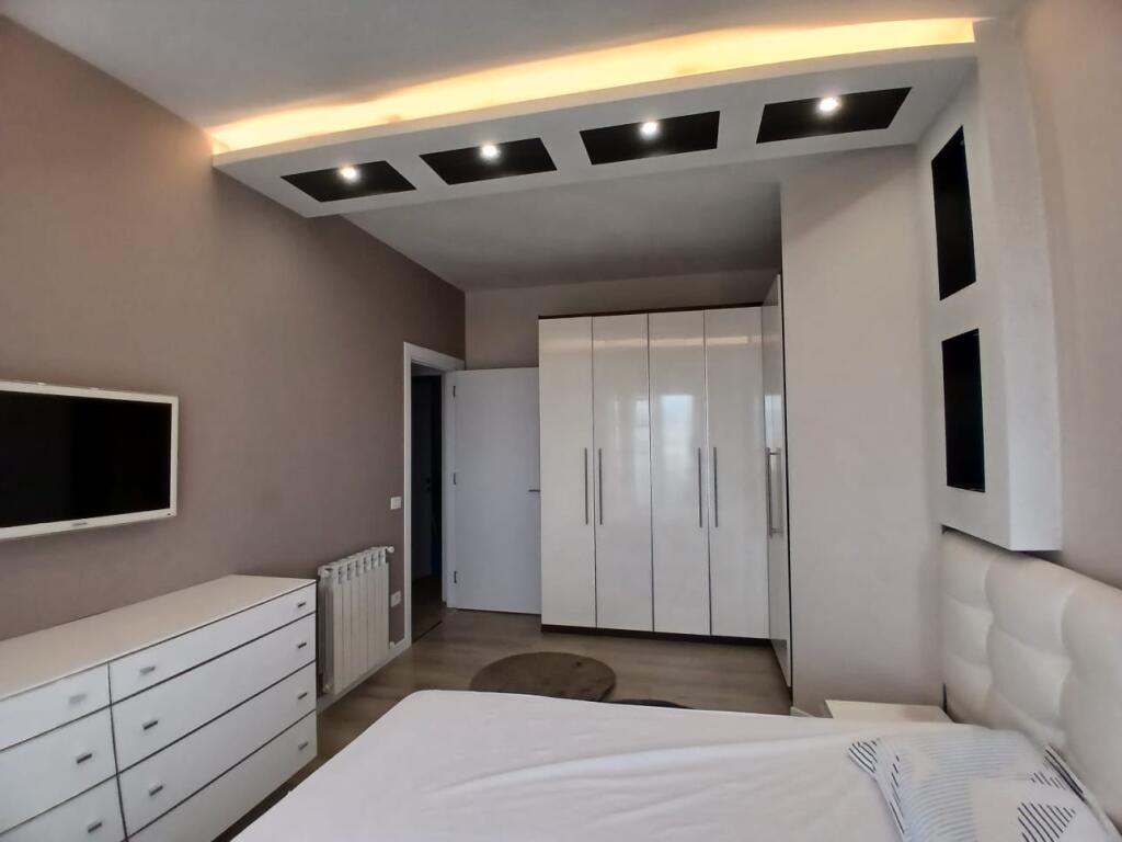 Jepet me qira 1+1 KOMUNA E PARISIT 650€