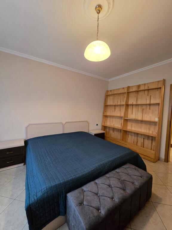 Ap 2+1+2 me qira ne Bllok