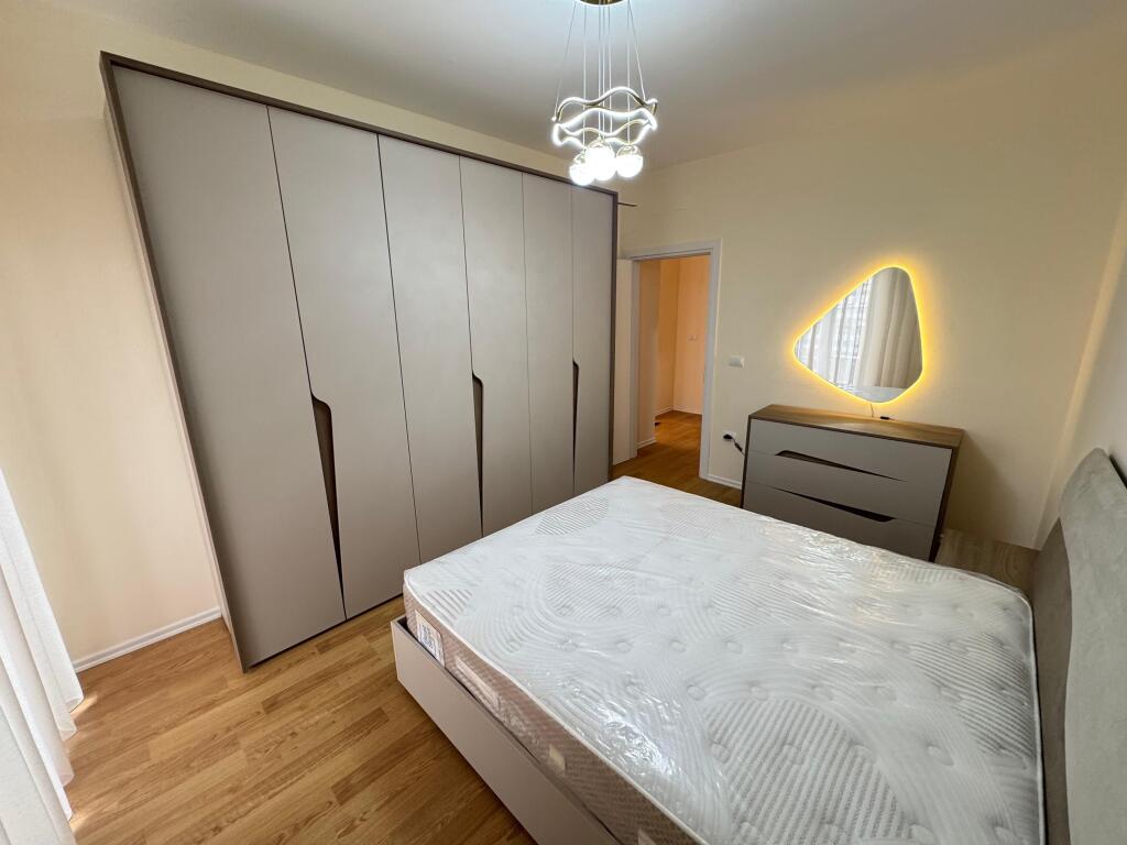 Apartament me qera 1+1 Zogu i zi Ring center
