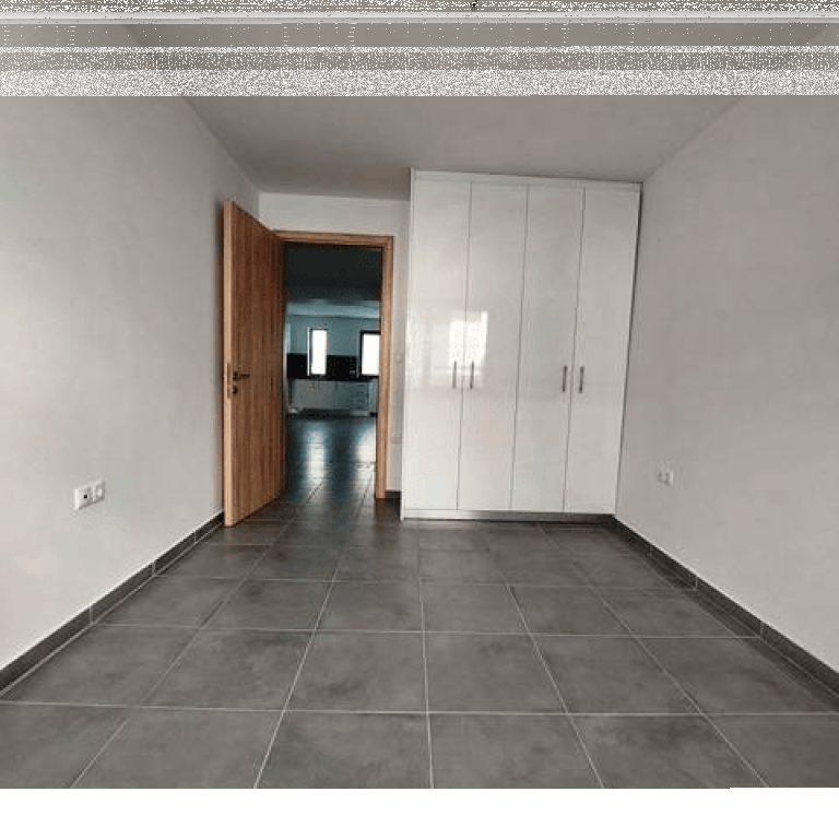 Office for Rent 1+1 Near the New Market (ID BZ2498) Tirana