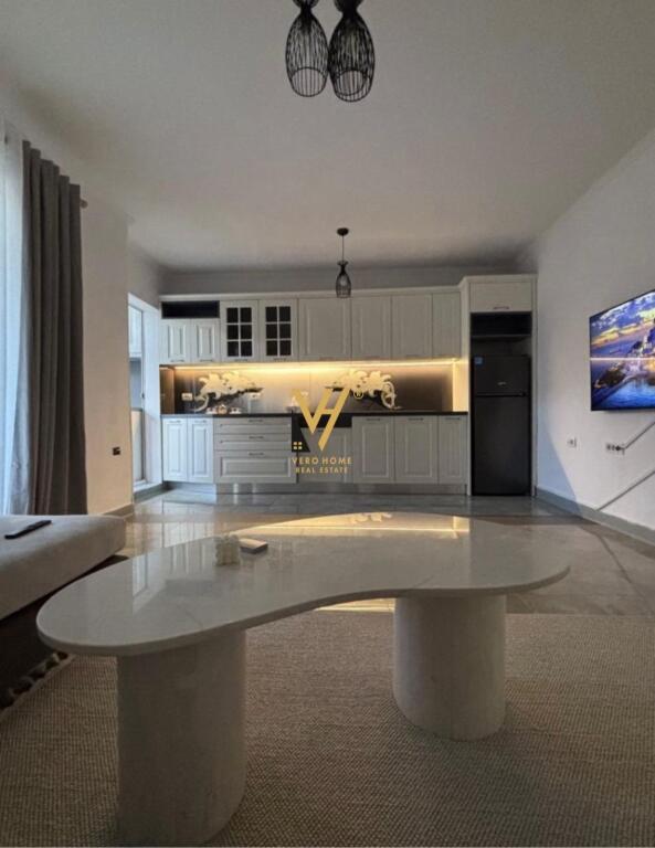 JEPET APARTAMENT 2+1 ME QERA TREGU ELEKTRIK 800 EURO