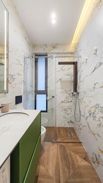 2 studi con vista mare in vendita a Vlore