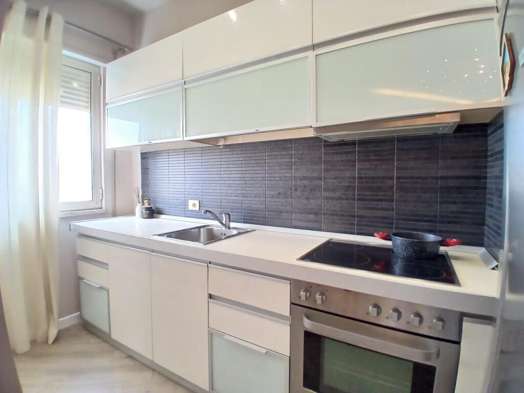 Jepet me qira 1+1 KOMUNA E PARISIT 650€