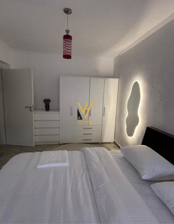 JEPET APARTAMENT 2+1 ME QERA TREGU ELEKTRIK 800 EURO