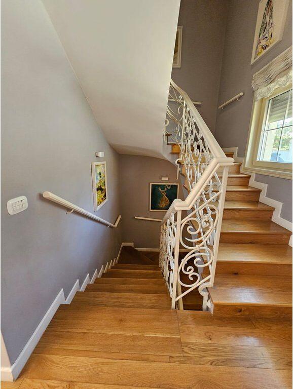 Shitet, Vile 3-Kateshe, Lunder, Tirane.