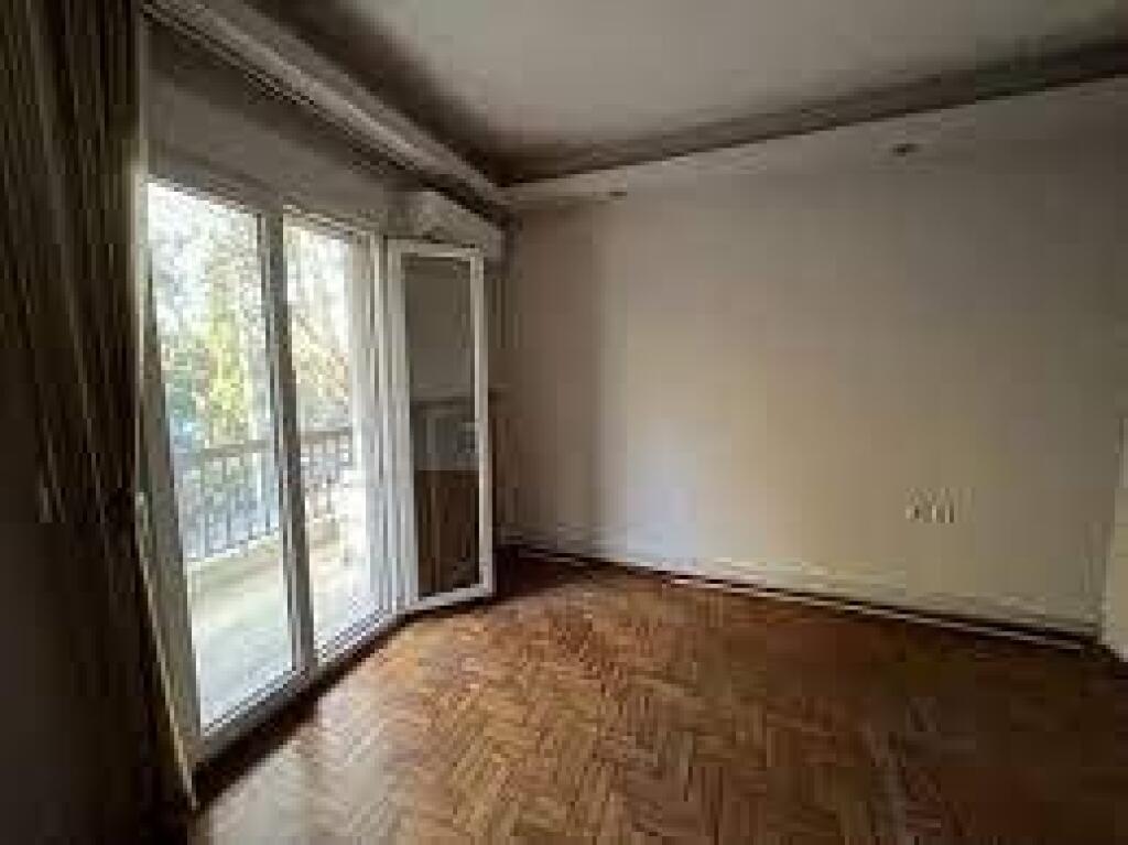 Office for Rent 1+1 Near the New Market (ID BZ2498) Tirana