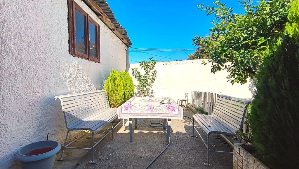 Apartament komod 1+1 dhe KOPSHT, vetëm pak hapa larg detit dhe një shëtitje të shkurtër nga qendra e qytetit