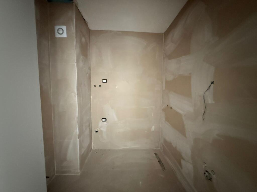 Shitet Apartament 2+1 ,Tek Kompleksi Turdiu