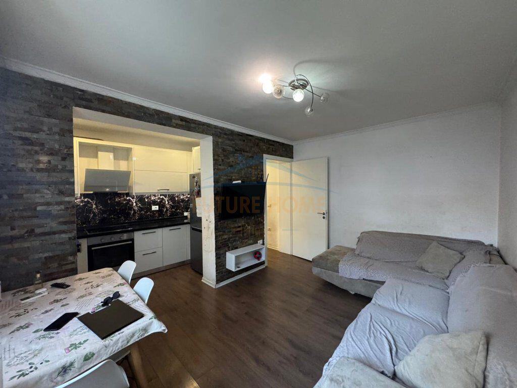 Apartament 1+1 për qera në Rrugen Perlat Rexhepi , Bllok prane Juridikut