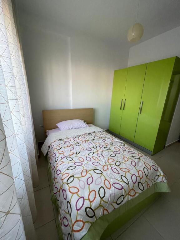 Apartment 3+1+2, Yzberisht!