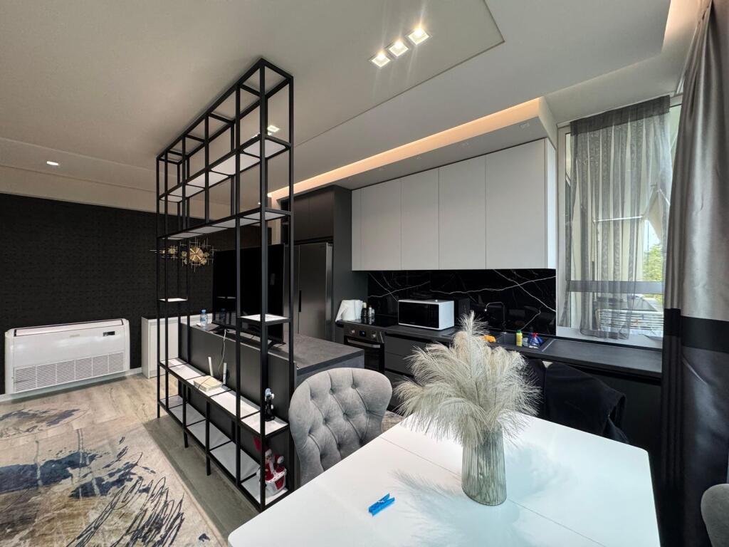 Apartament 2+1 per shitje tek Komuna e Parisit.