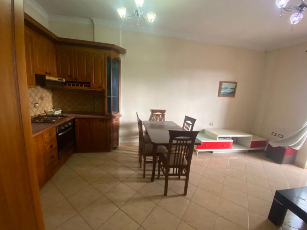 Shitet apartment 1+1 mobiluar hipoteke  kat 3 ekzistuess122900 eu