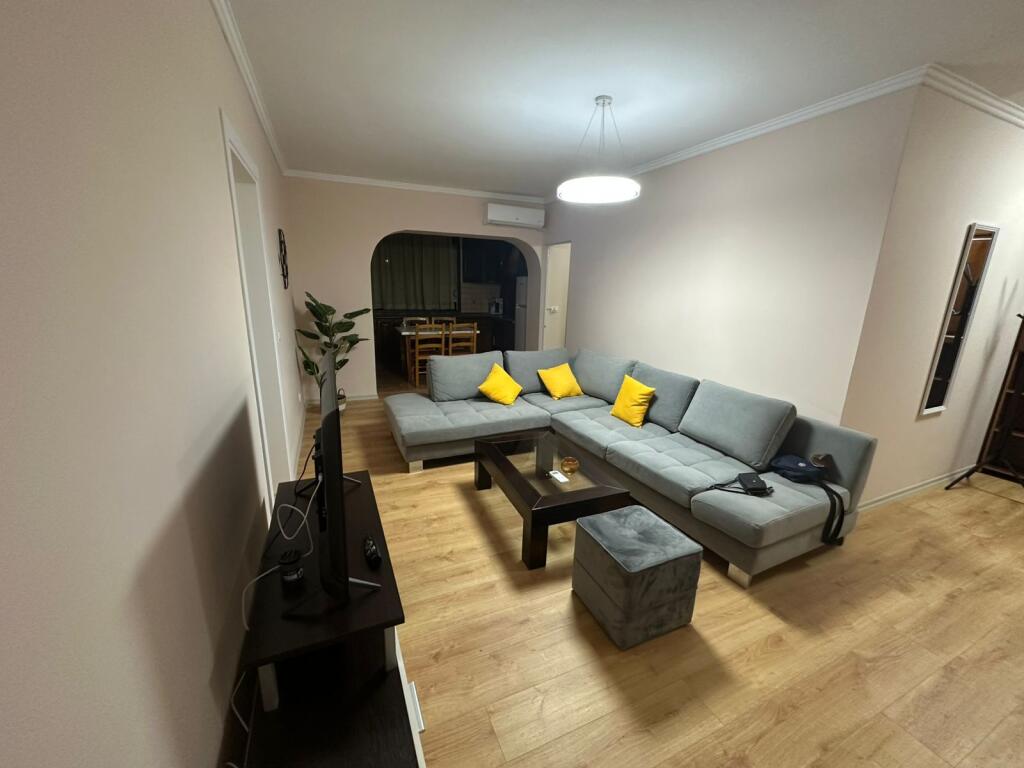 Jepet  Apartament 2+1 me Qera  Ish-Fusha e Aviacionit