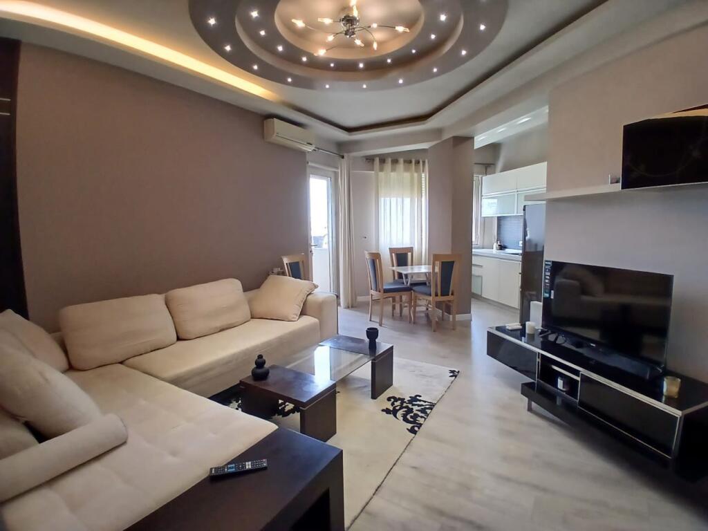 Jepet me qira 1+1 KOMUNA E PARISIT 650€