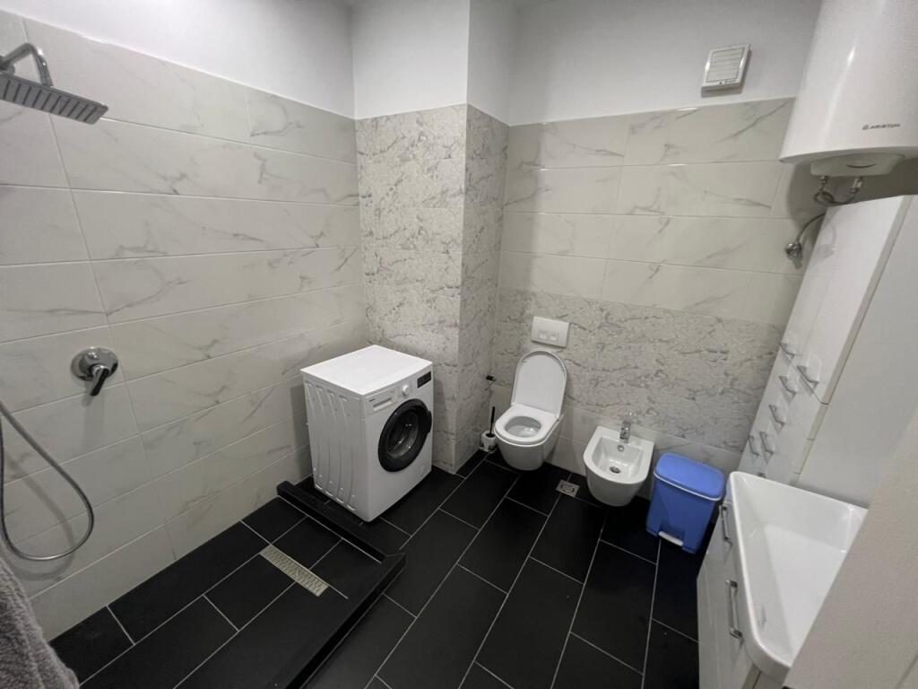 📣 QERA (PENTHOUSE) Apartament 2+1 Me 2 Tualete Dhe Verande 📍 Fresk, Prane Kompleksit Rafaelo ✨