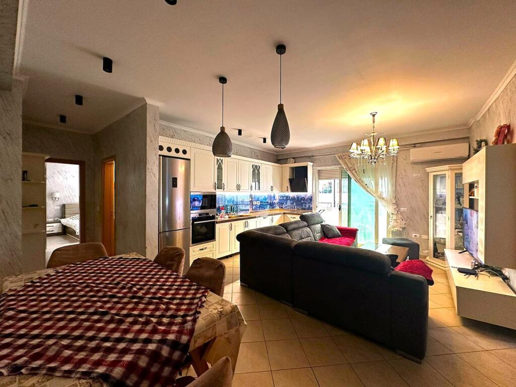 Accogliente trilocale in VENDITA sul Boulevard Green Towers Residence