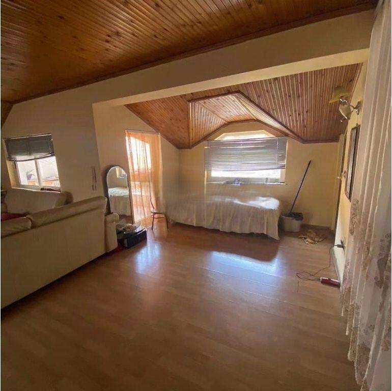 AFFITTASI IL SECONDO PIANO DI UNA VILLA A BRRYL! 550 € /Mese