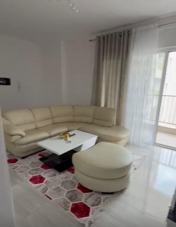 Apartament 1+1,Zogu i Zi!