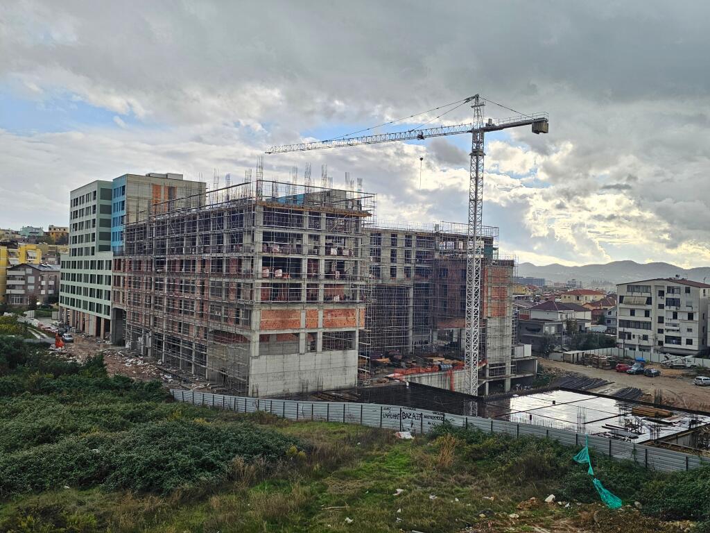 Occasione! Vendesi appartamento 2+1 con superficie 98 m a PORCELAN Piano 8 (non ultimo) In un palazzo in fase di costruzione attualmente appena iniziato Karabinaja