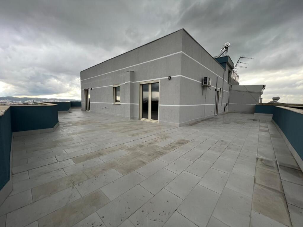 📣 QERA (PENTHOUSE) Apartament 2+1 Me 2 Tualete Dhe Verande 📍 Fresk, Prane Kompleksit Rafaelo ✨