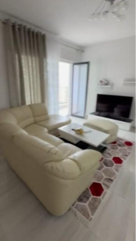 Qera, Apartament 1+1, Zogu i ZI , 650 euro/muaj