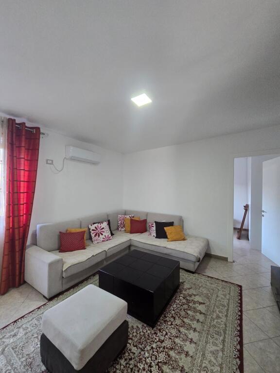 For rent 2+1+1 Komuna e Parisit 700€