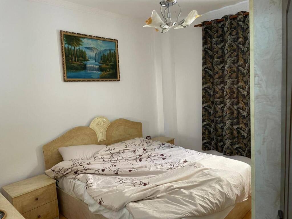 Shitet Apartament 1+1 Mali i Robit