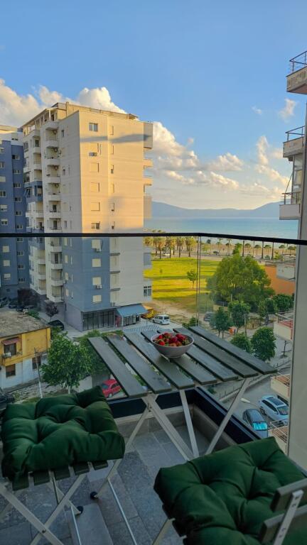 2 studi con vista mare in vendita a Vlore