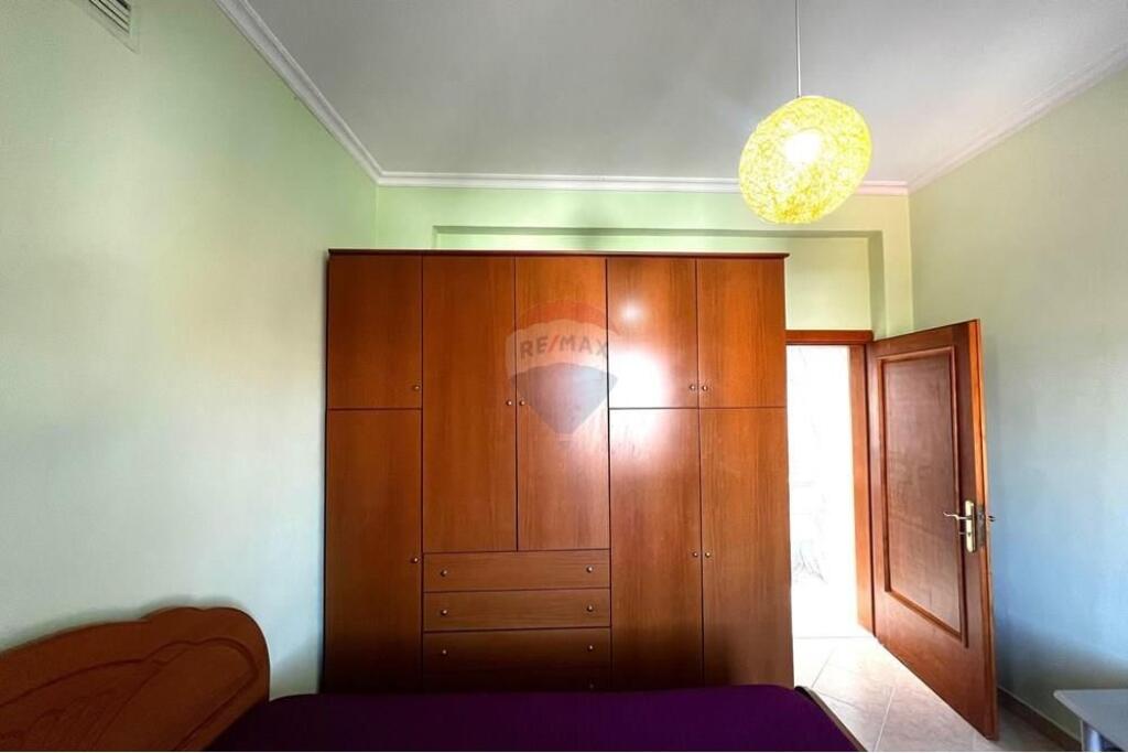 Te Pallati me Shigjeta 1+1 me qira 400 eur