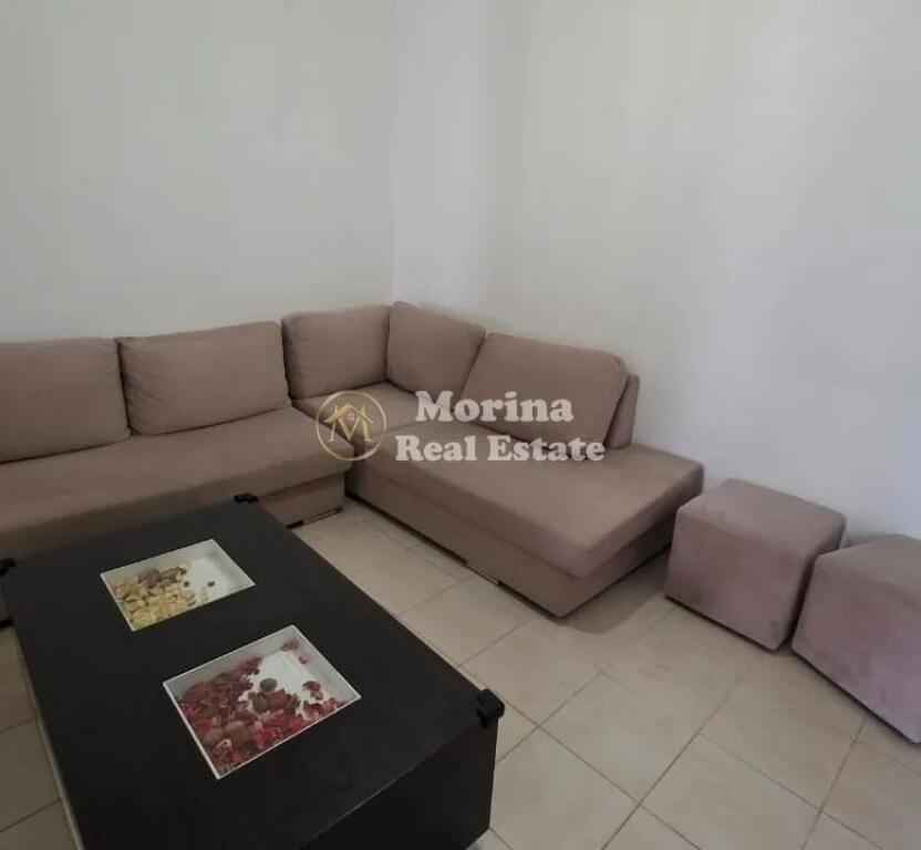 Shitje, Apartament 2+1+2wc, Prane Pazarit te Ri- Zyrat e Punes, 220.000 euro