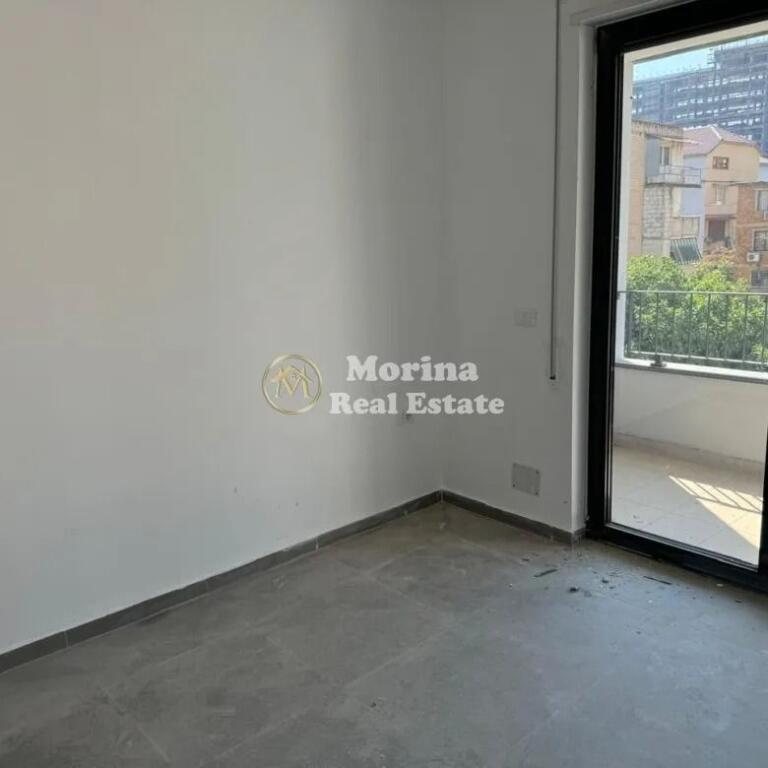 Qera, Ambient Biznesi, Stacioni I Trenit — Rruga Karl Gega, 500 euro/muaj