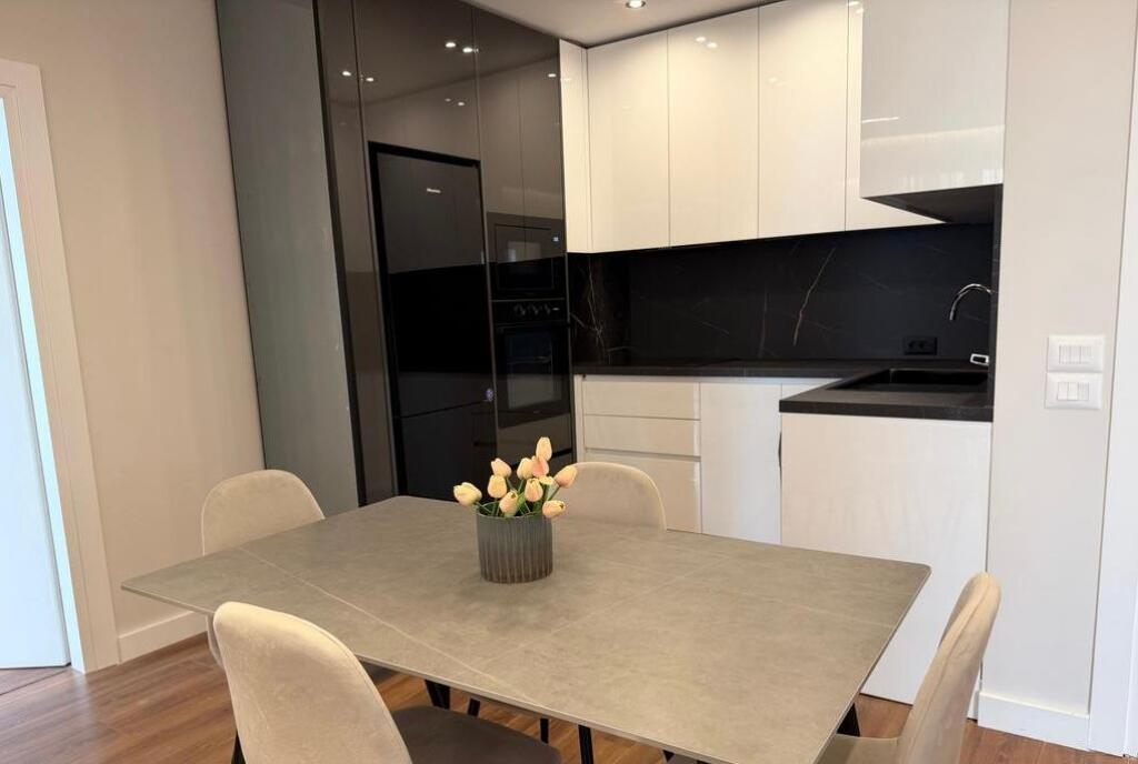 Apartament Modern 2+1+2 me Qira në Zonën e Hoxha Tahsim