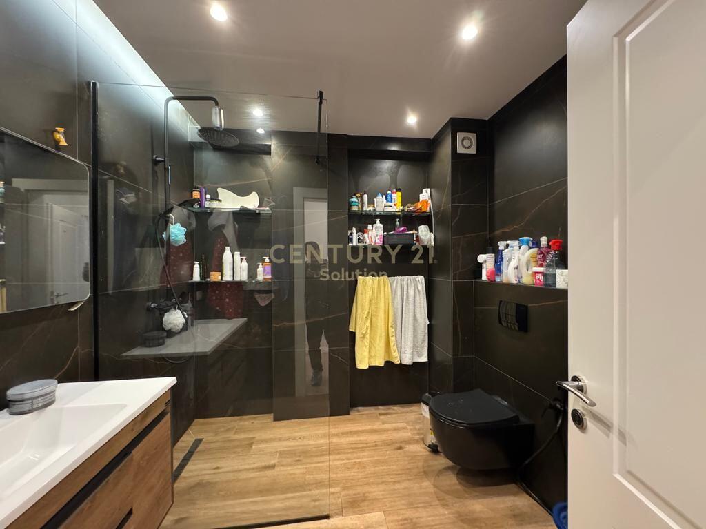 SHESIM 2+1 PRANE XHAMISE TE KOPSHTI BOTANIK