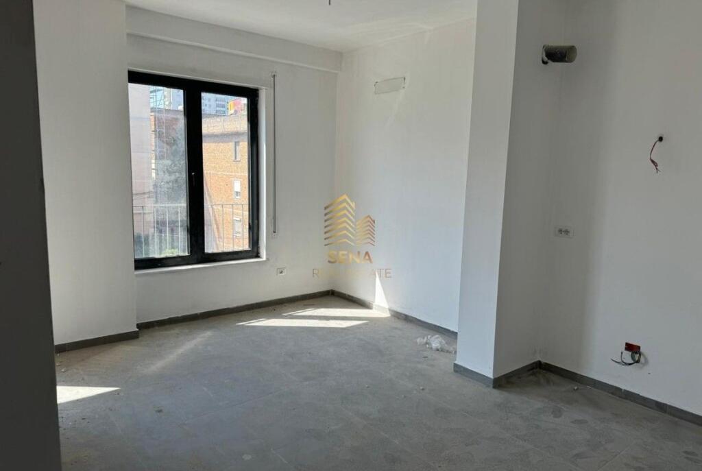 Qira, Ambient per zyra, 1+1+blk, Bulevardi i Ri, 500 Euro/muaj