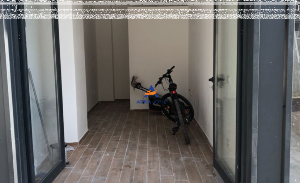 JEPET AMBIENT BIZNESI ME QERA 20M2 "DON BOSKO,PAS BAR ARTISTIT" 40000 LEKE