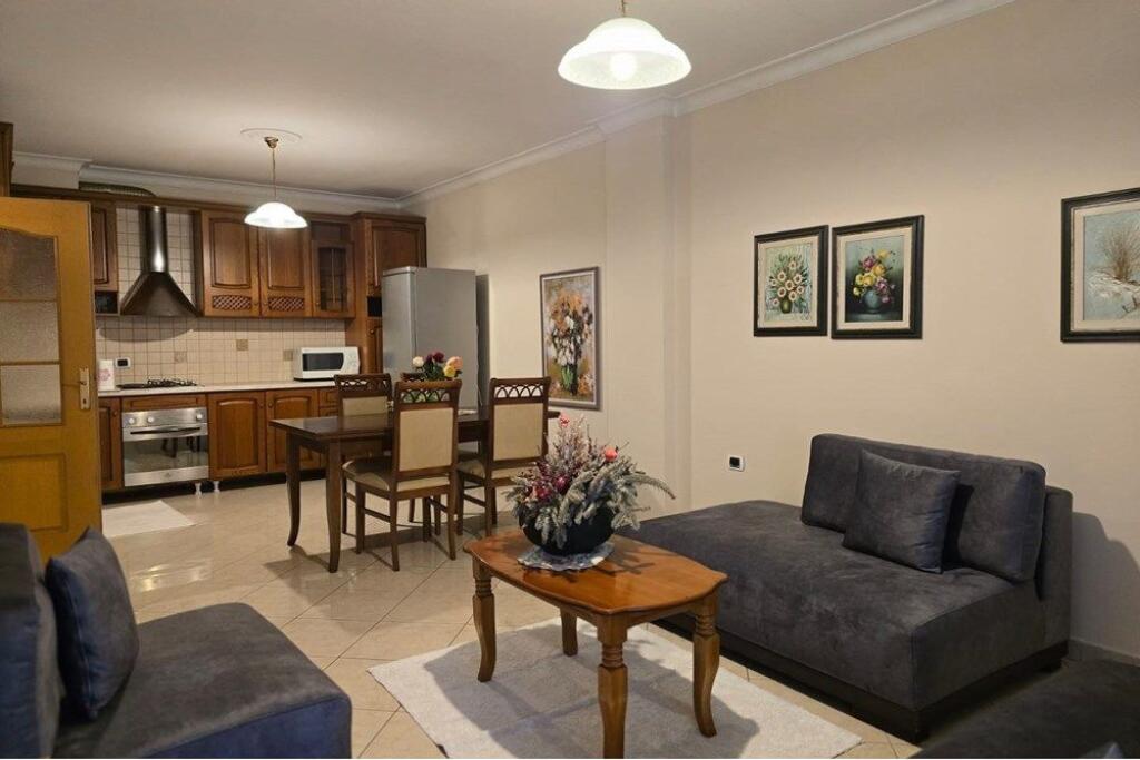 Apartament 2+1 per qira, Rruga Sami Frasheri, Blloku