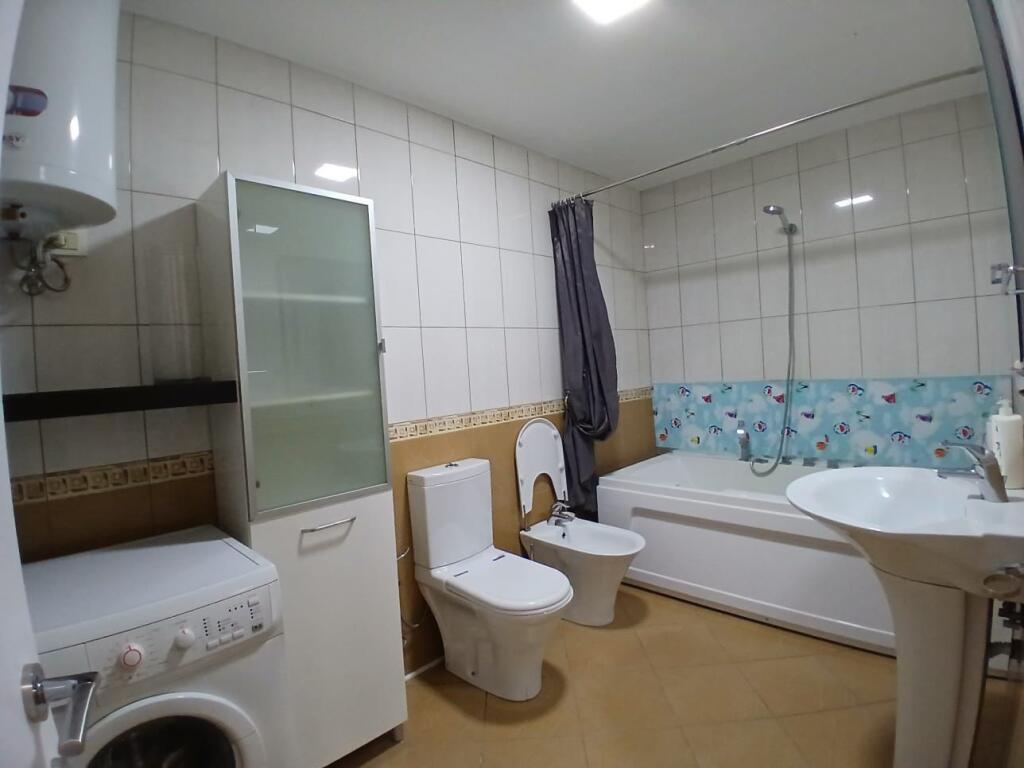 Jepet me qira 1+1 KOMUNA E PARISIT 650€