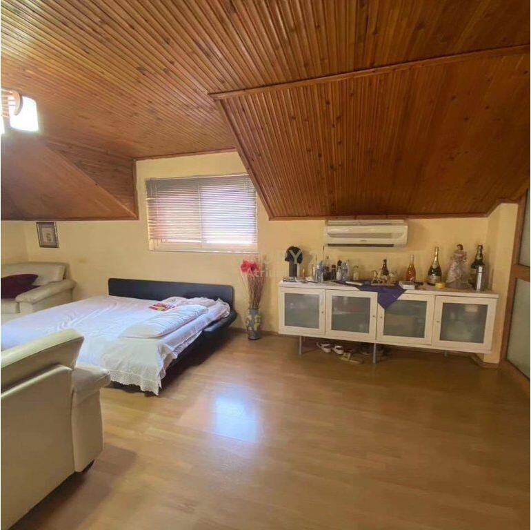 SI AFFITTO IL SECONDO PIANO DI UNA VILLA A BRRYL! 550 € /Mese