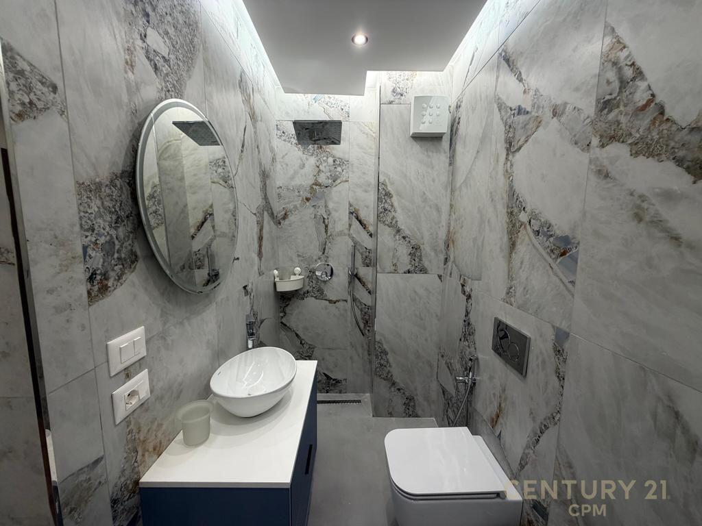 Affittasi appartamento 2+1+2 a Hoxha Tahsim 1.200 € /Mese