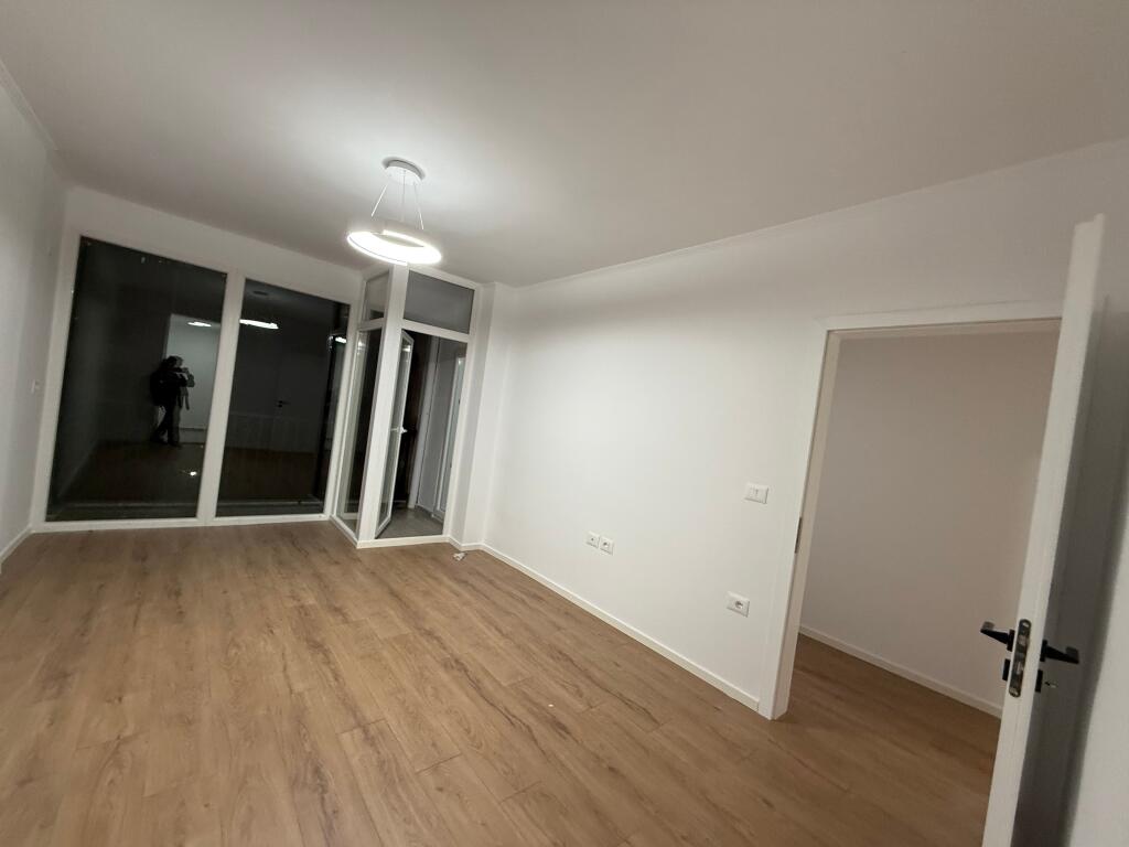 Shitet apartament 1+1 ne Don Bosko te Viva Market
