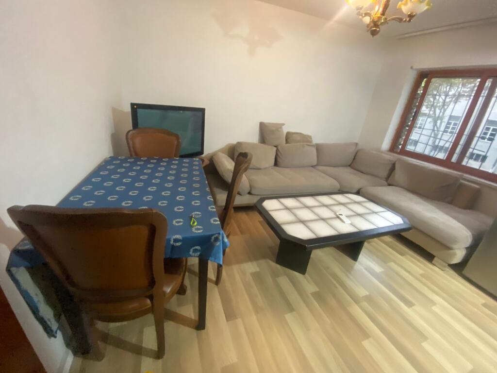 1+1,i mobiluar,stacion treni,cmimi 500 mije leke