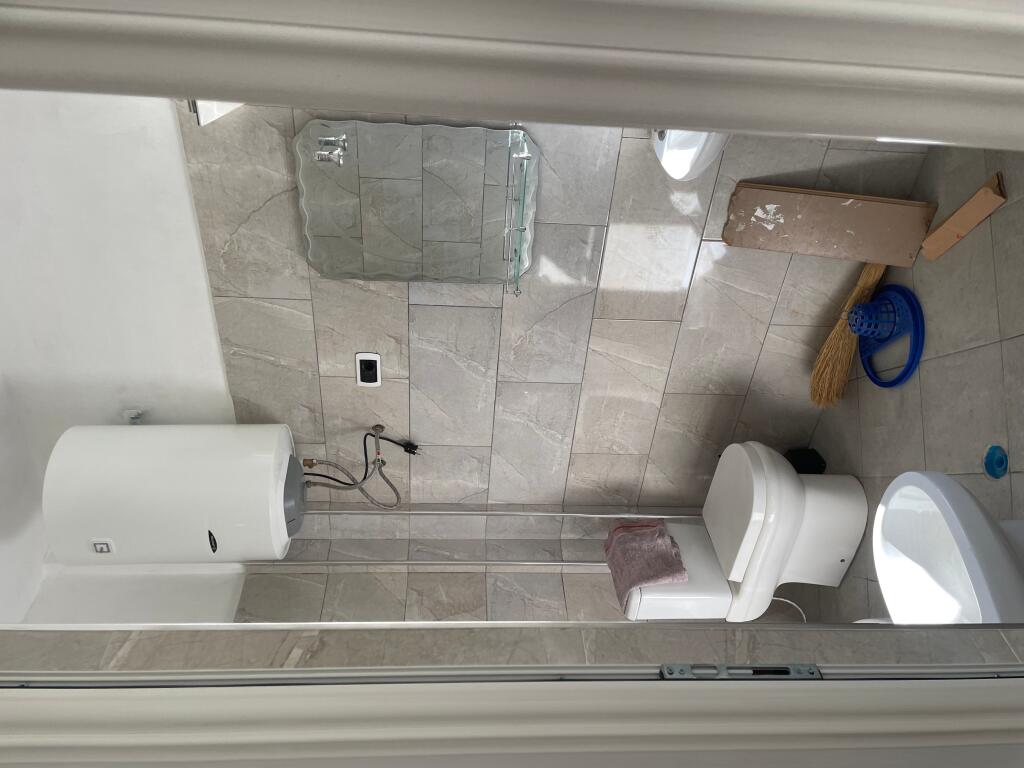 Empty 1+1 apartment for rent between 5 Maj and Siri Kodra street